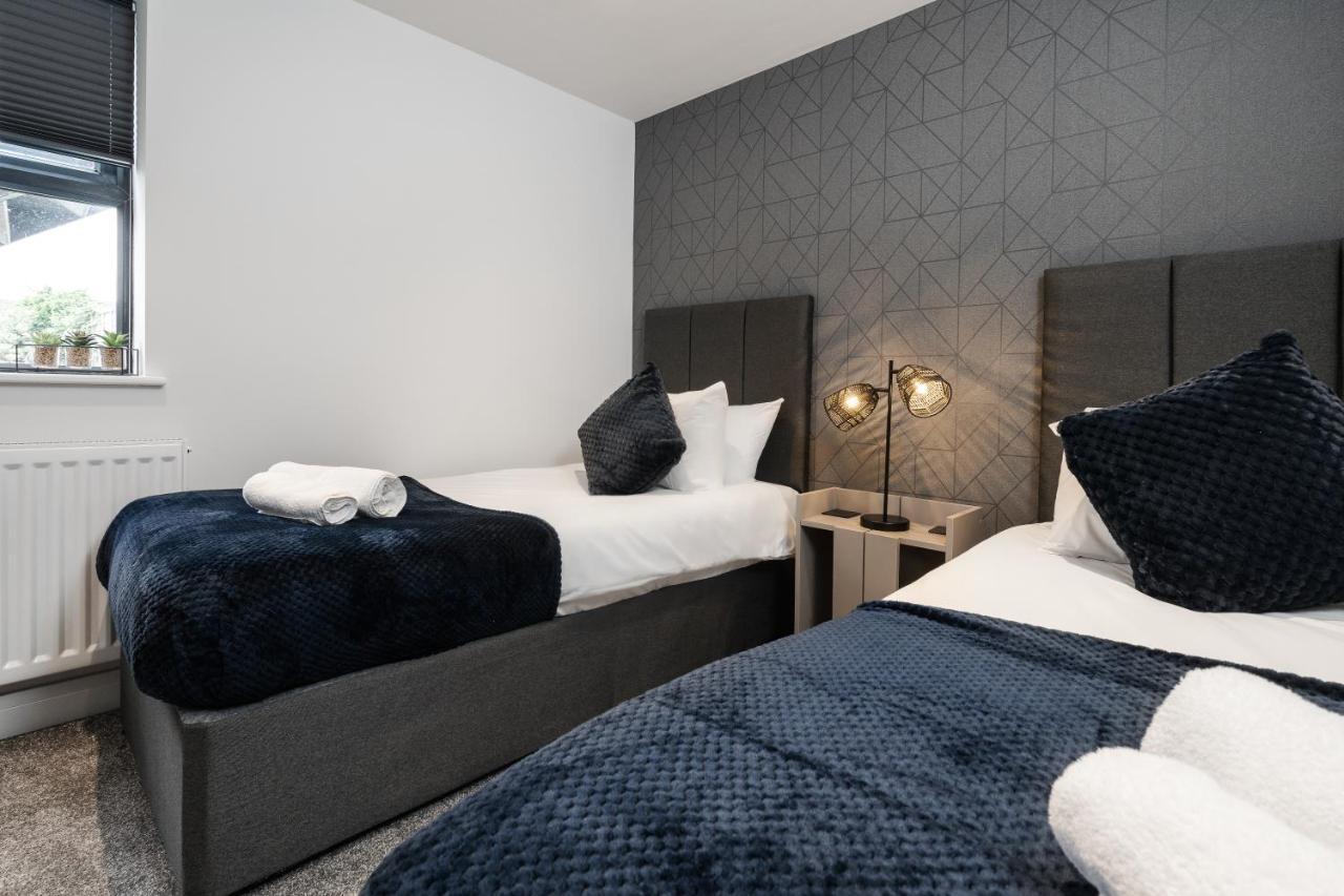 Victoria Home - 2 Bedroom Wi-Fi Parking Workers Hyde Exteriör bild